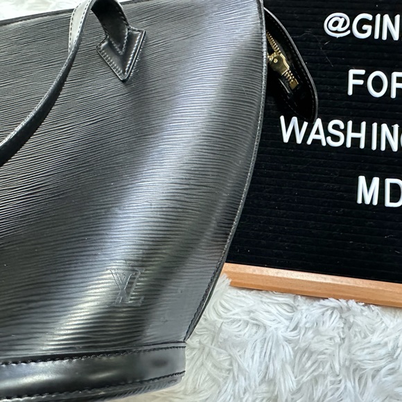 100% Authentic LOUIS VUITTON Epi St-Jacques GM | Black - Picture 4 of 16